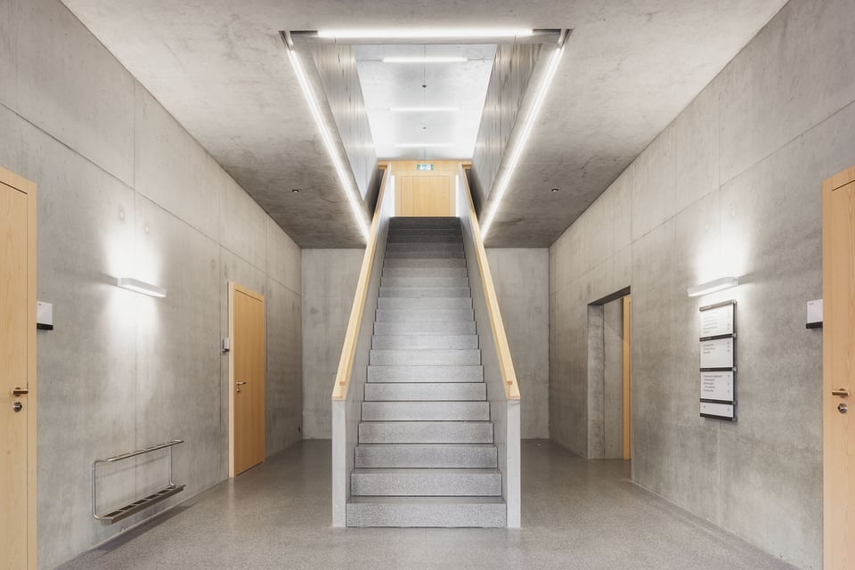 Staircase with ANDAR 623 and LINEAR