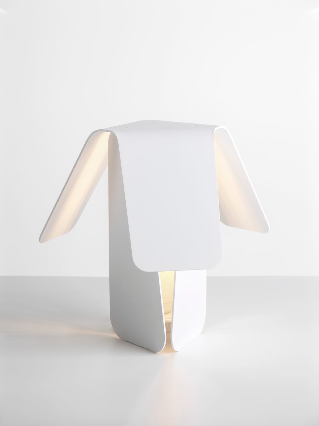 Lampe de table, acier, revêtement en poudre blanche